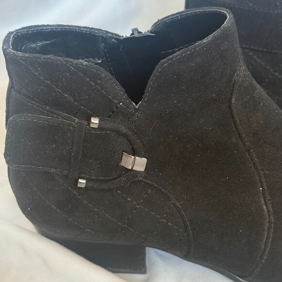 Unisa Womens Ankle Boots 8.5 Wide Black Suede Zip Buckle Low Heel Booties - Picture 3 of 7